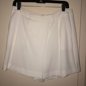Vince White Shorts